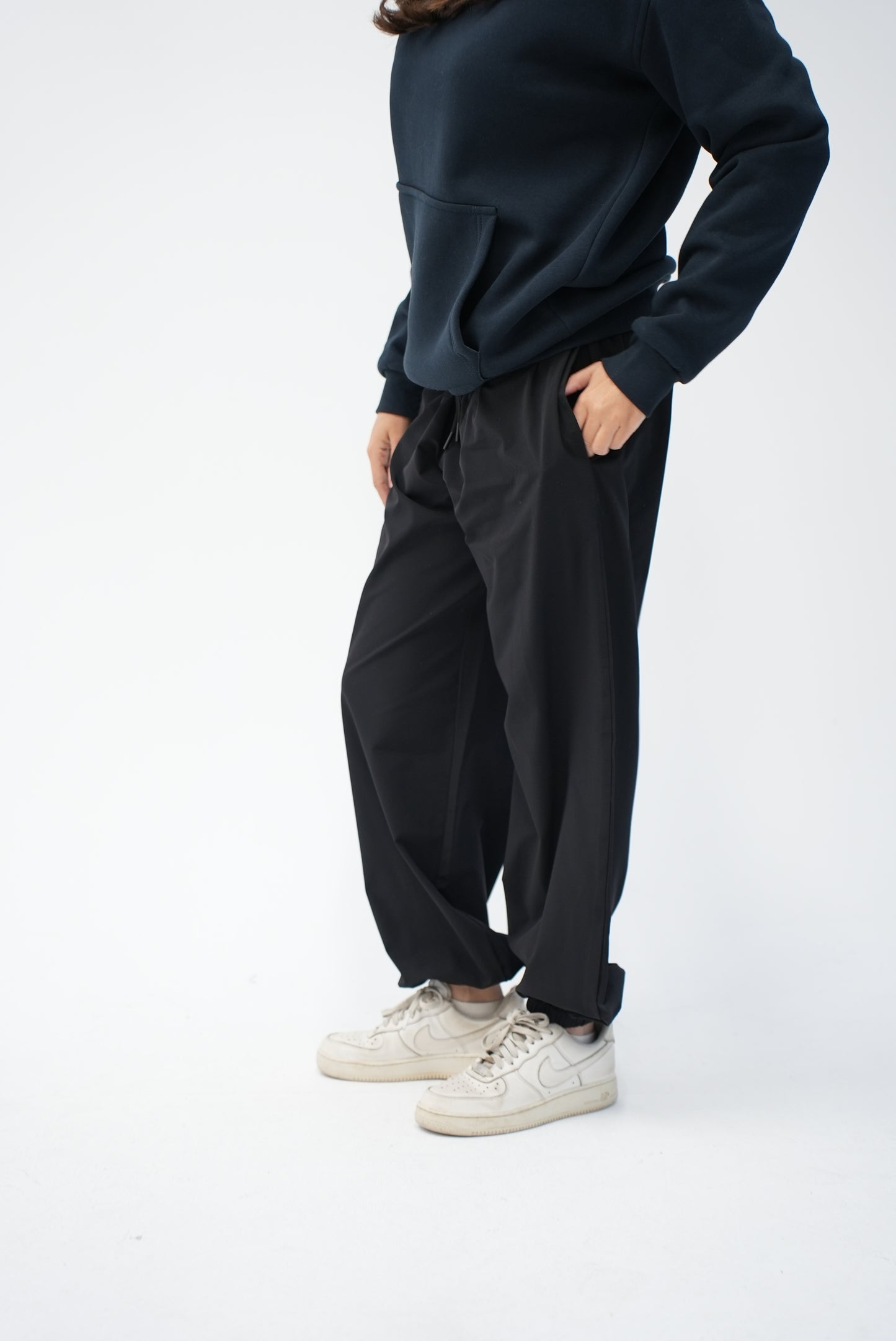 BLACK STRAIGHT PANTS