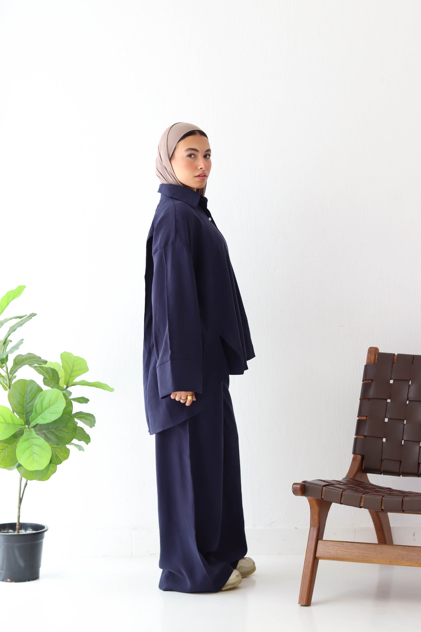 NAVY LAYAL SUIT