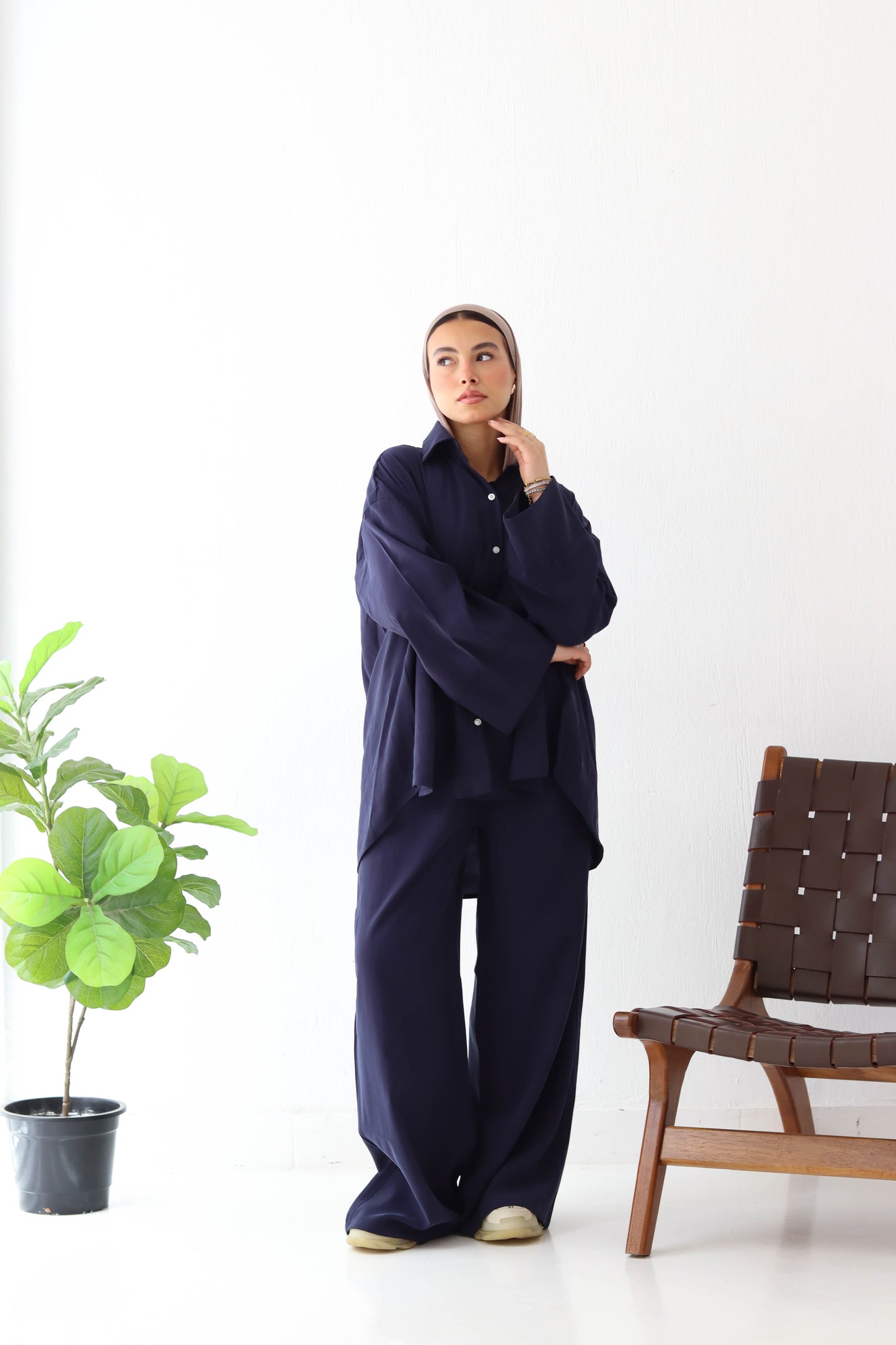 NAVY LAYAL SUIT